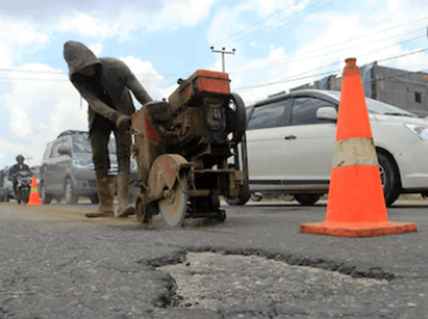 asphalt pavement cutting for maintenance