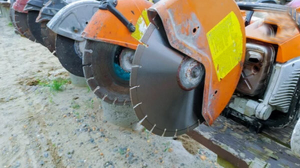 Concrete saw use