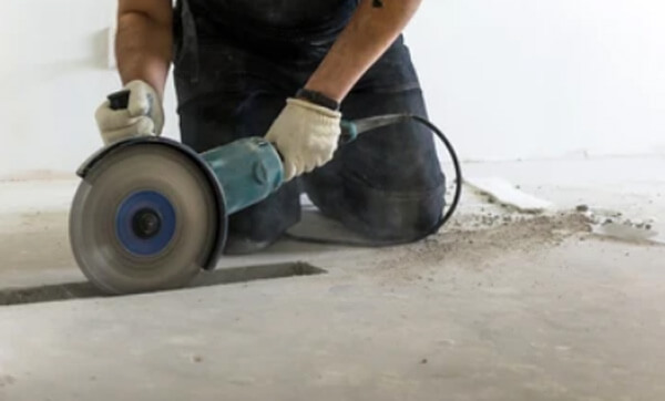 cut concrete with angle grinder
