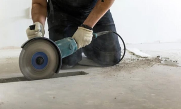 cut concrete with angle grinder
