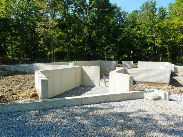 Can you backfill the retaining wall with all gravel